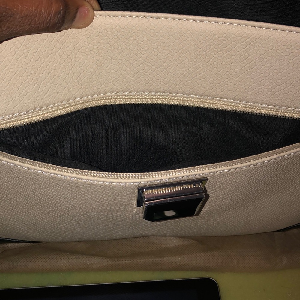 HandBag - Picture 5 of 5